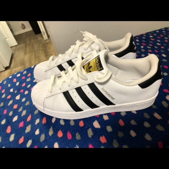 Black and white shell toe adidas - Picture 3 of 6